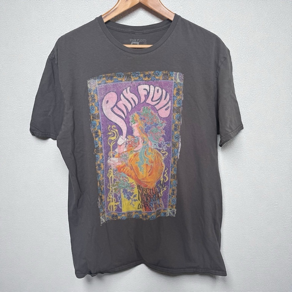 Pink Floyd Tee — 90s Psychedelic Art Graphic — Faded Black Rock Band M
